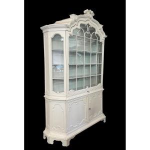 Charmante grande Vitrine Louis XV Patinée Blanche, 18ème.