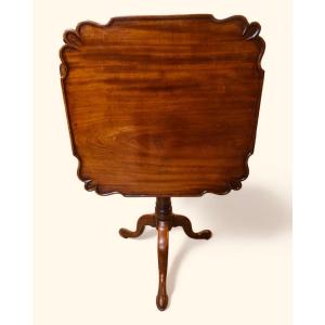 Mahogany Table With Tilting Top 18th Century