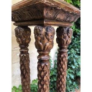 Four-column Renaissance Pedestal In 18th-century Gilded Wood.