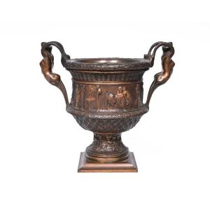 Grand vase " Médicis " en bronze patiné brun avec un cortège de Bacchus 19ème.