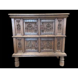 16th-century Gothic Oak Cabinet