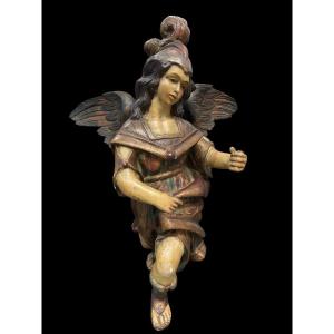 Joli ange en bois polychrome du XVIIIe siècle.