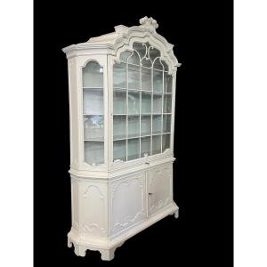 Charmante grande Vitrine Louis XV Patinée Blanche, 18ème.