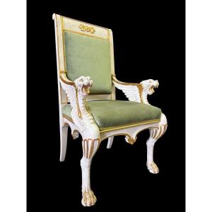 Fauteuil « Animaux mythologiques ailés » de style Empire, XIXe siècle.