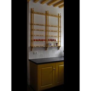 Vintage grand porte-verres et bouteilles en bois peint.