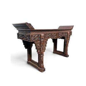 Grande console ( 230 cm ) Chinoise en bois dure du XXe siècle.