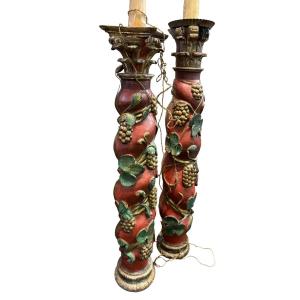 Paire de colonnes en bois torsadées du XVIIe siècle