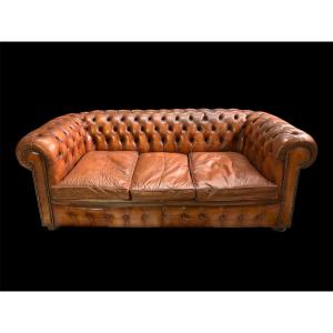 Canapé Chesterfield à trois places; largeur 202 cm 
