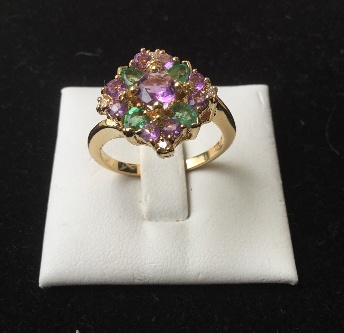 Bague or, améthystes, émeraudes et diamants-photo-1