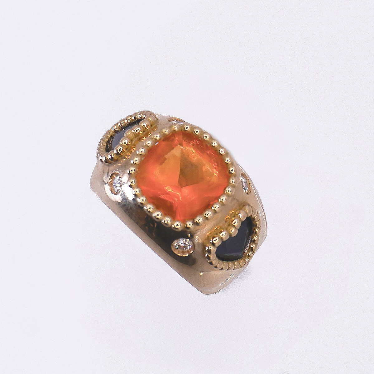 Opale de feu ,saphirs coeur et diamants