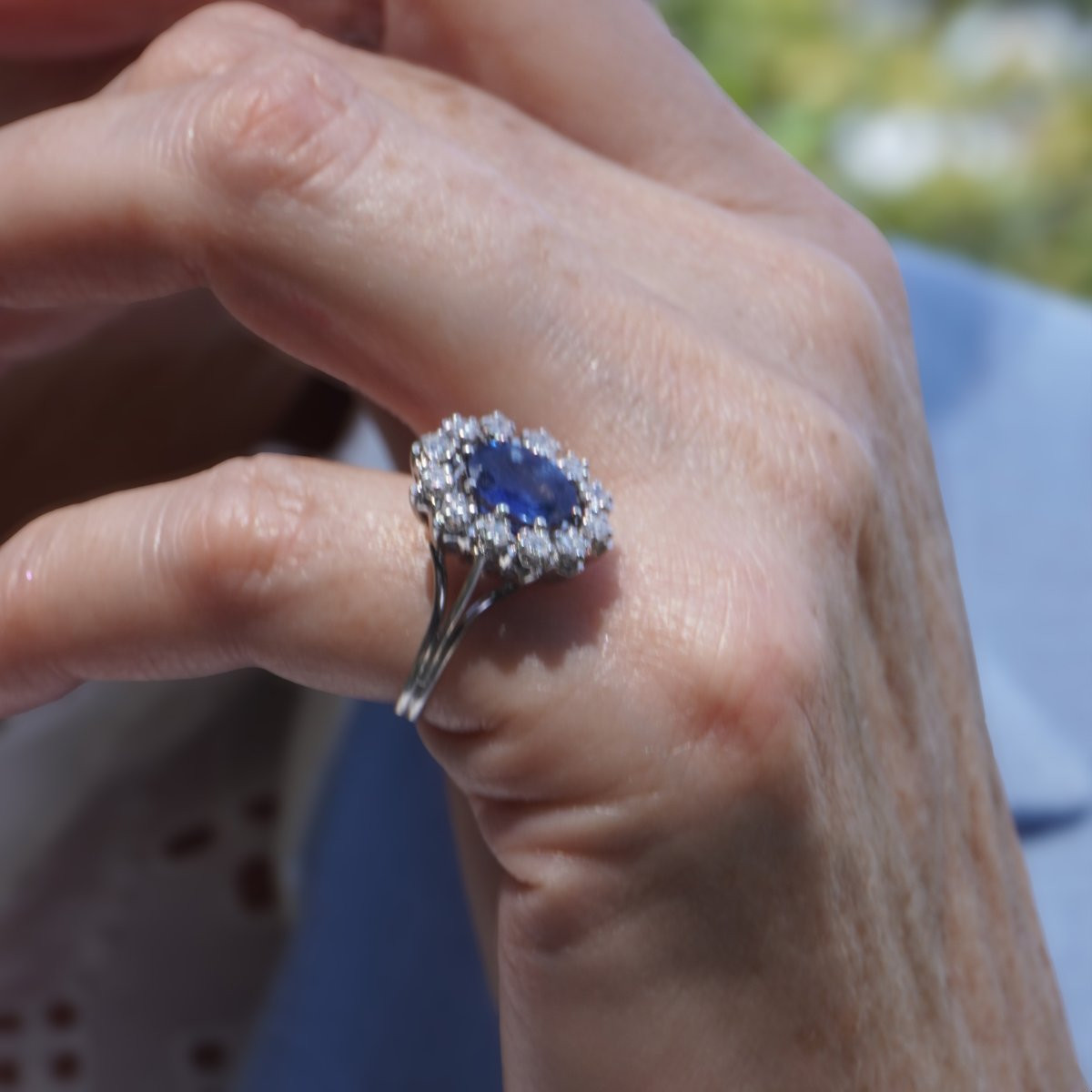 Gold Ring, Sapphire And Diamond Surround-photo-4