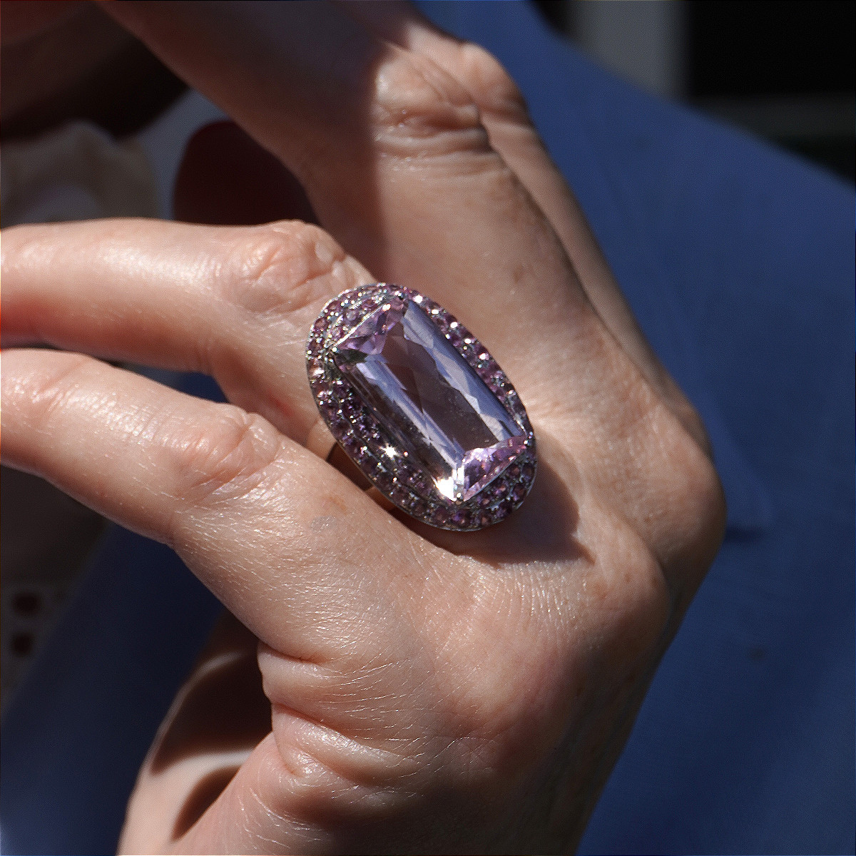 Bague importante kunzite rose et saphirs roses