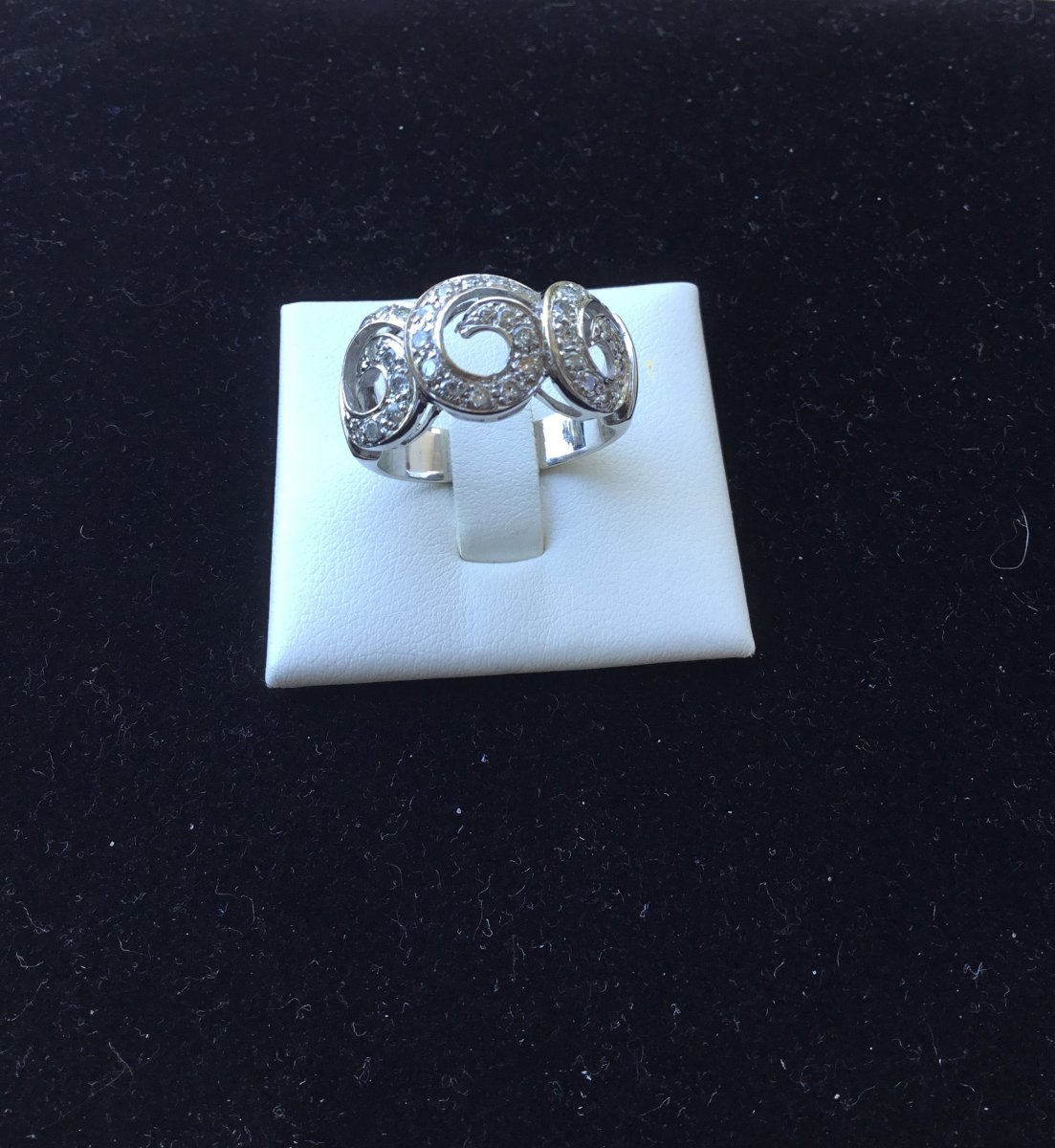 White Gold And Diamonds Ring-photo-2