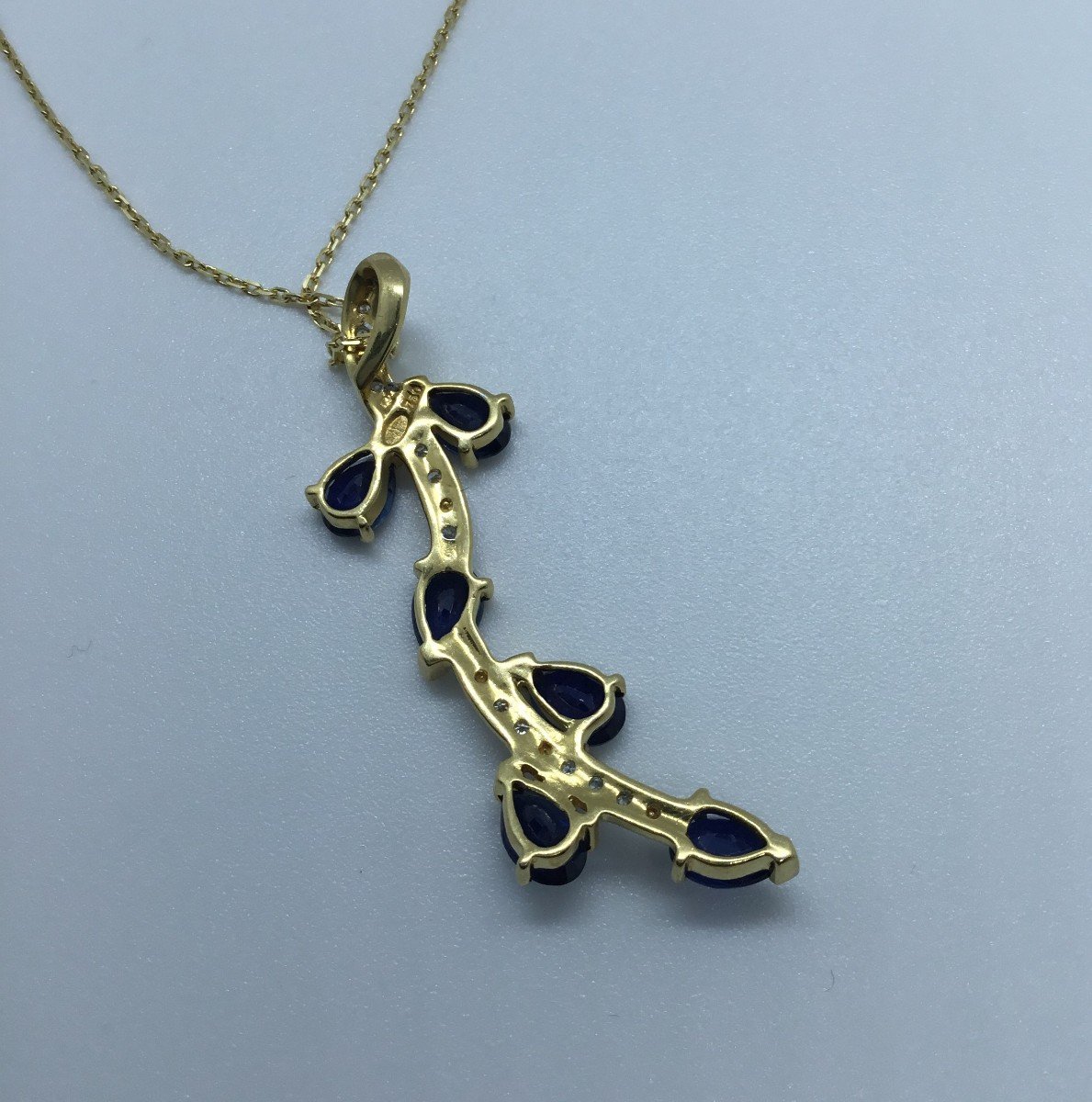 Pendant And Its Chain, Gold, Sapphires And Diamonds-photo-1