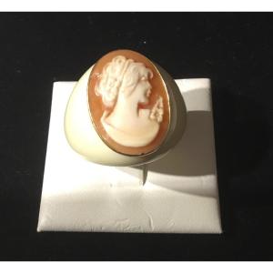 Cameo Ring, Bakelite And Gold