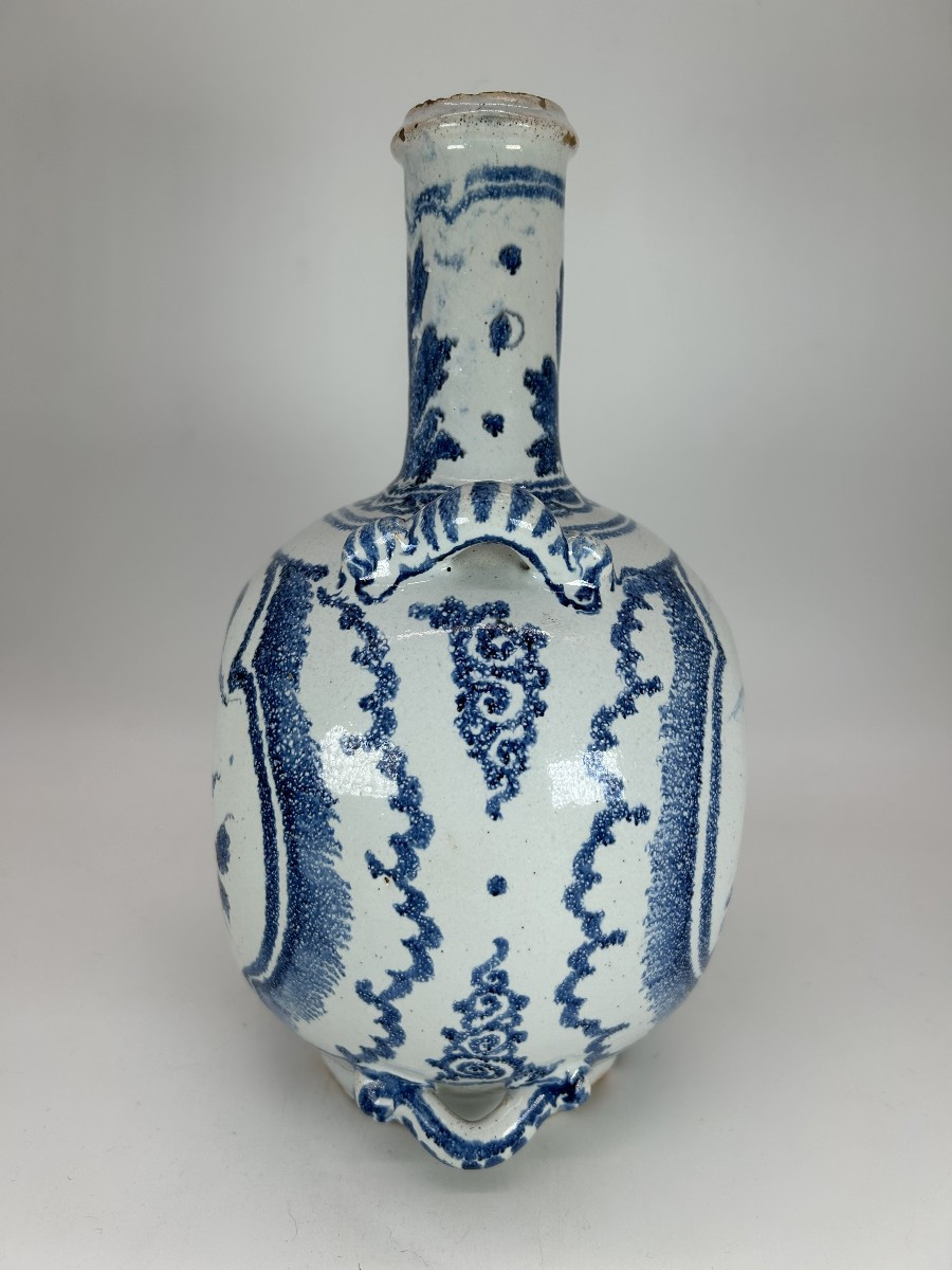 NEVERS :  FIN XVII ème  -  DEBUT XVIII ème Siècle  - GOURDE à décor de Chinois-photo-2