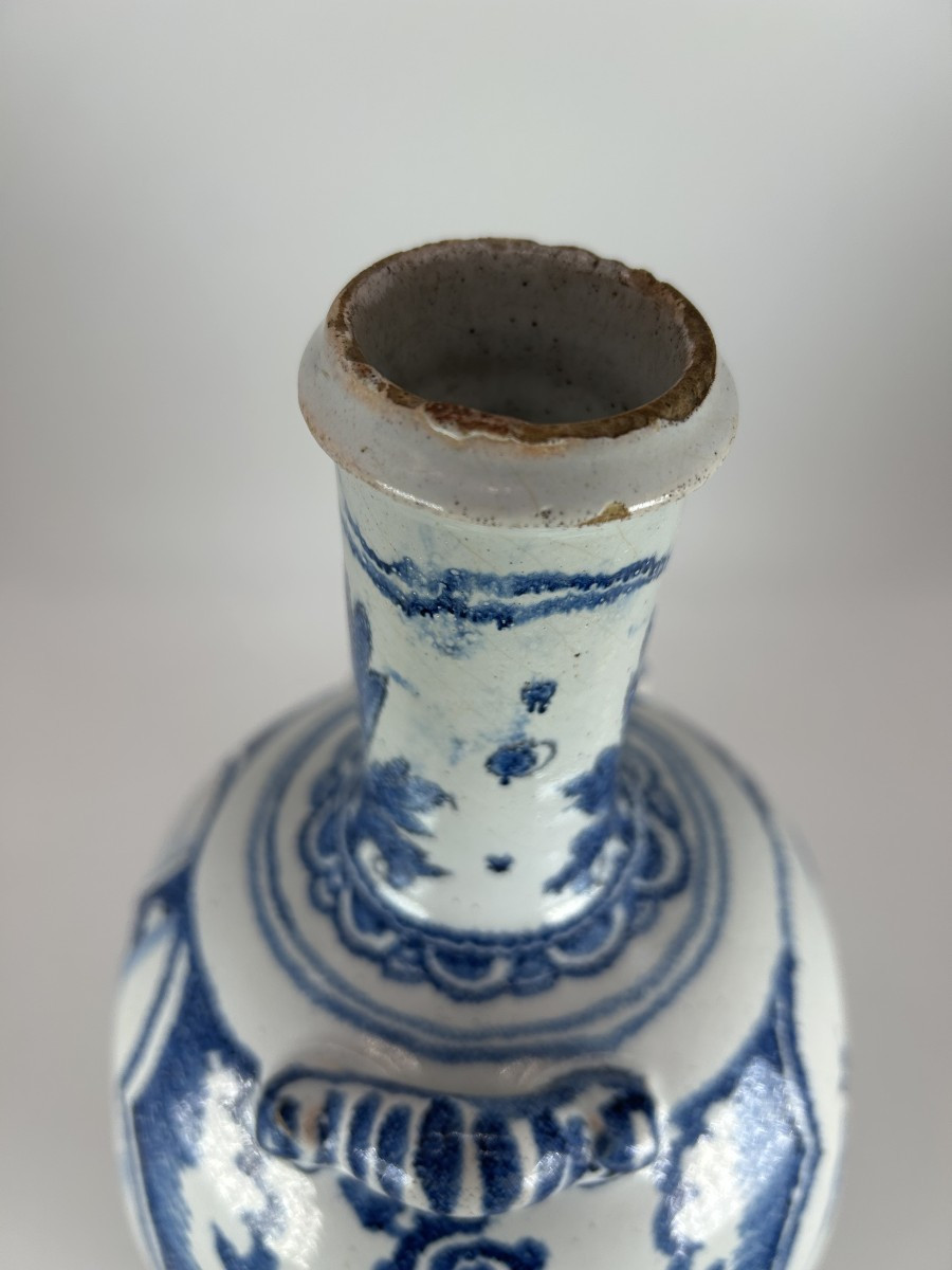 NEVERS :  FIN XVII ème  -  DEBUT XVIII ème Siècle  - GOURDE à décor de Chinois-photo-1