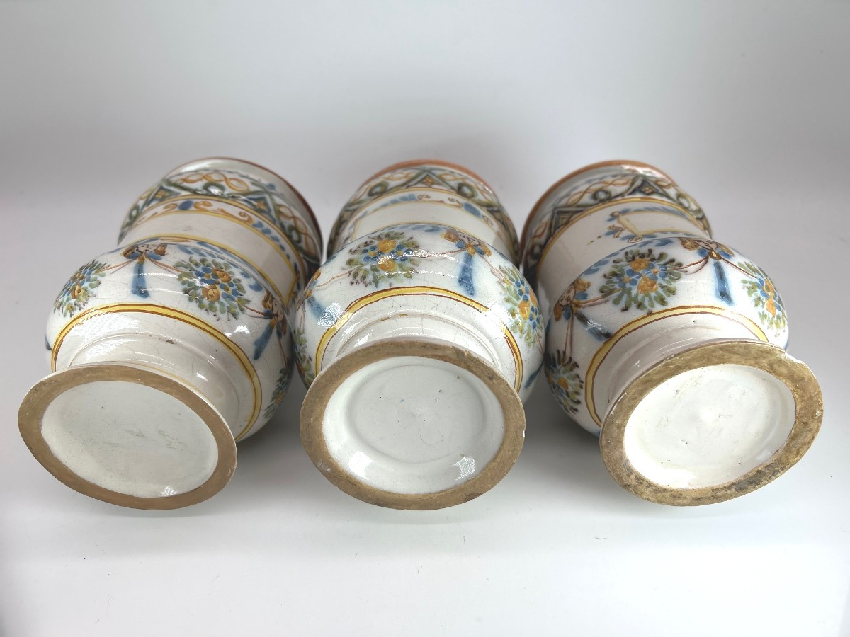 PESARO ou URBINO,  Italie - XVIII ème siècle - Série de 3 albarellis -photo-7