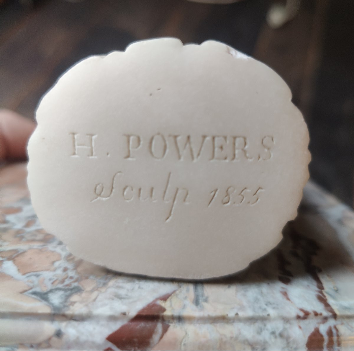 HIRAM POWERS - LOUISA POWERS' HAND (1855) - MARBLE -photo-2