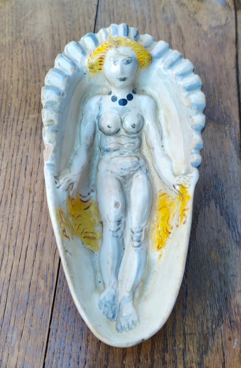 Nevers 17th - Woman Shell Bath -photo-2