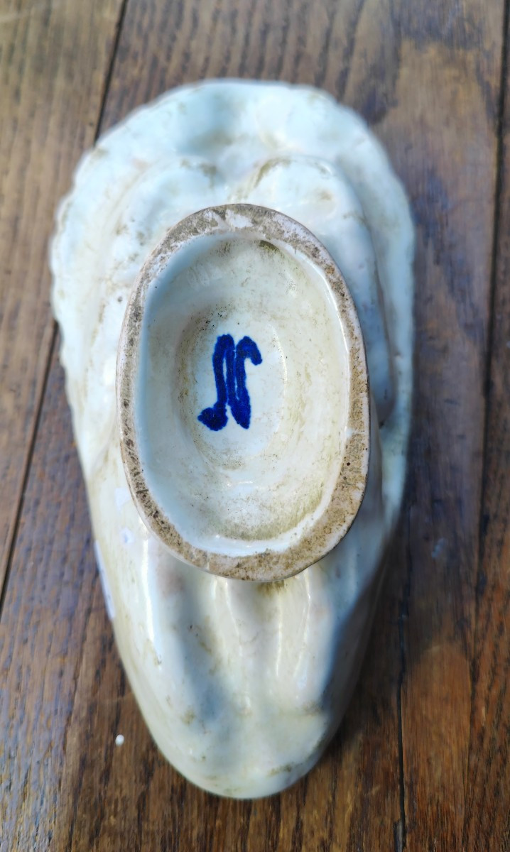 Nevers 17th - Woman Shell Bath -photo-1