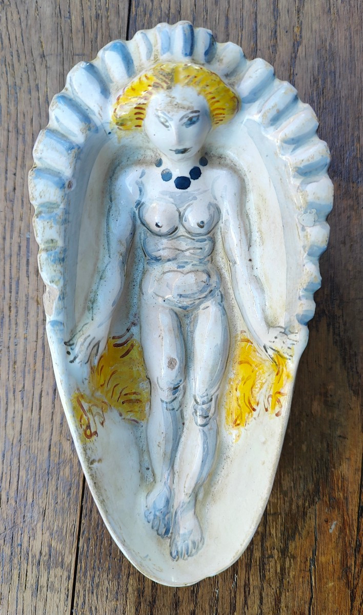 Nevers 17th - Woman Shell Bath 