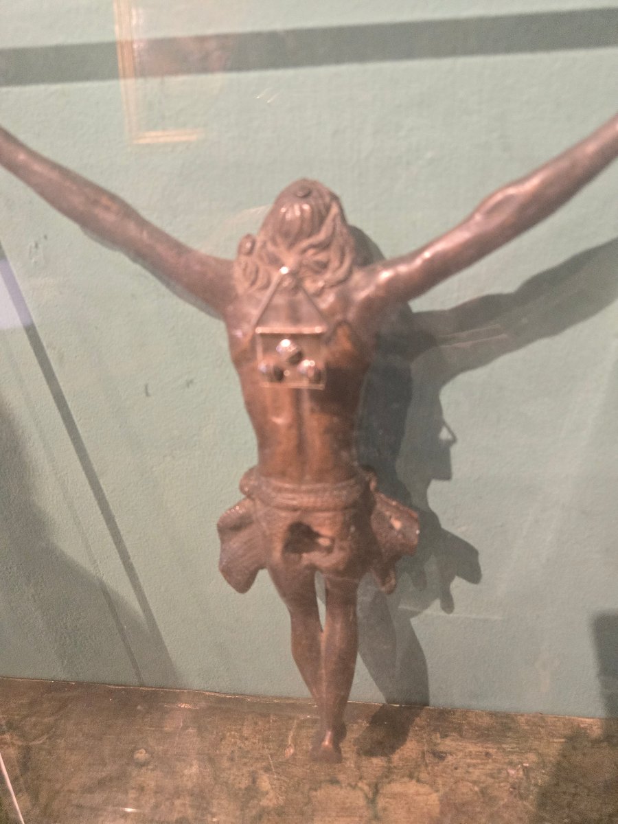 Figure du Christ en bronze, fin du XVIII siecle, cm 28 x 20, monte' sur panneau en pexiglas-photo-3
