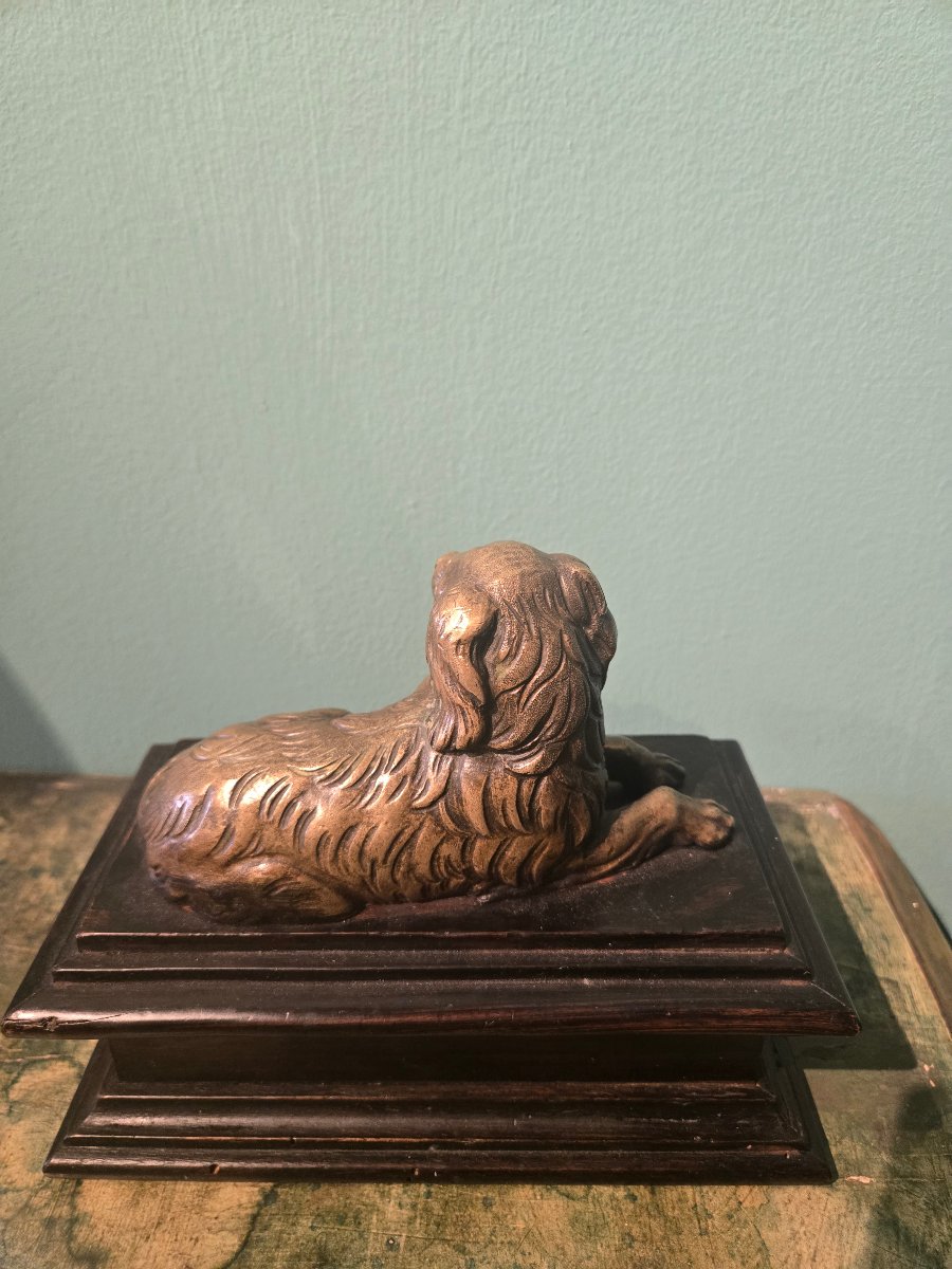 Small Bronze Dogs, Late 19th Century, Mounted On A Wooden Base (added Later), 15 X 8 Cm -photo-3