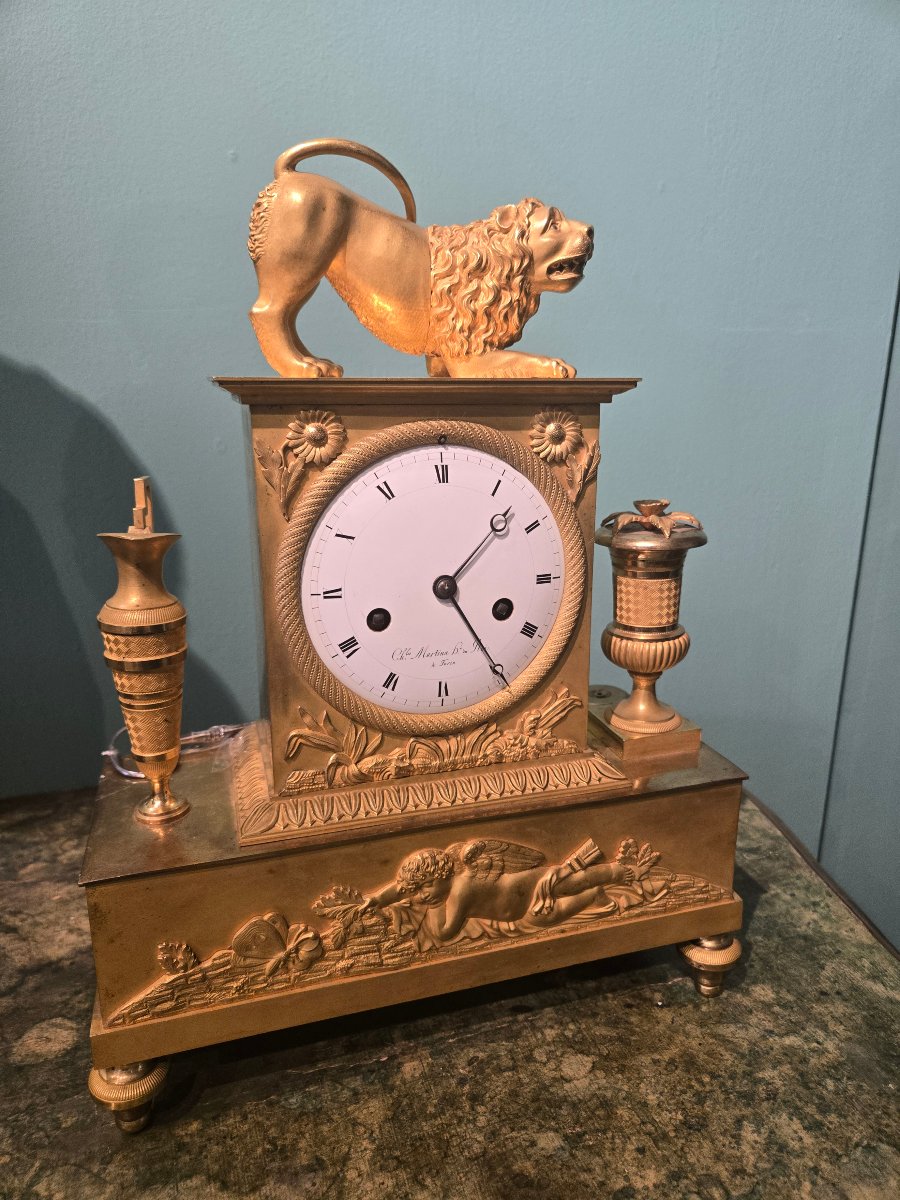 Horloge de table, en bronze dore', 1820 env., tres bonne etat, cm  h 37 x 29-photo-2