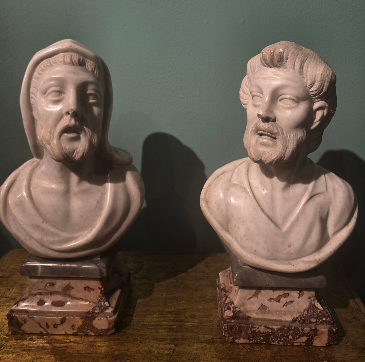 Paire de bustes en marbre representant des philosophes, epoque Louis XVI,  h 32 cm avec socle-photo-1