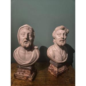 Paire de bustes en marbre representant des philosophes, epoque Louis XVI,  h 32 cm avec socle