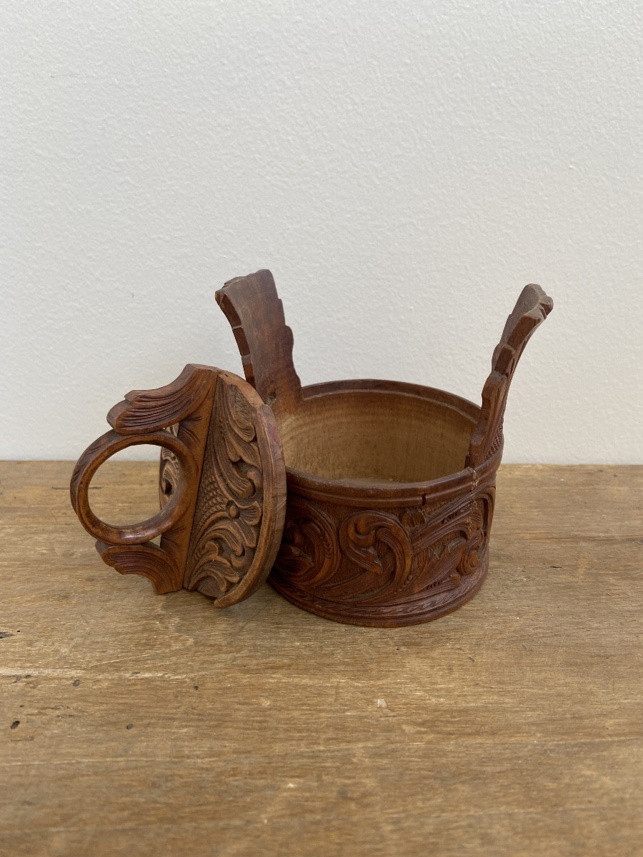 Art Populaire Scandinave Norvège: Boîte Circulaire Sculpté Rinceaux D’acanthe-photo-1