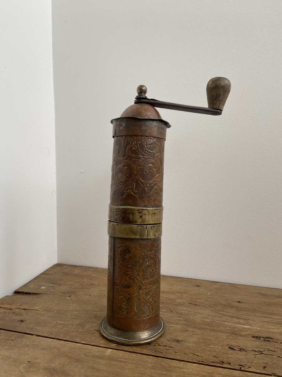 Moulin à poivre Ottoman, cuivre et laiton ciselé, 19ème