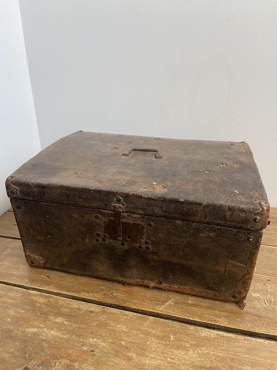 Leather-covered Box, Fine Size, 18th Century France-photo-2