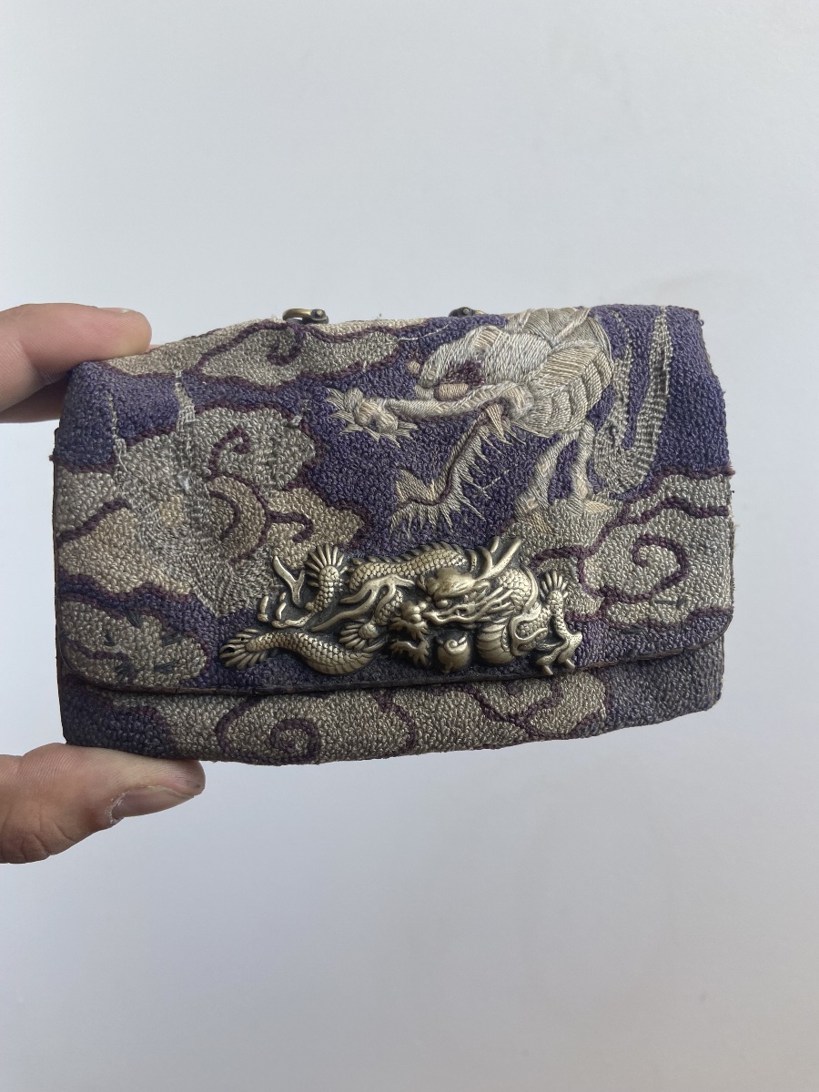 Tabako-Ire, Blague à tabac à décor de dragon, cuir argent broderie de soie, Japon ère Edo/Meiji-photo-2