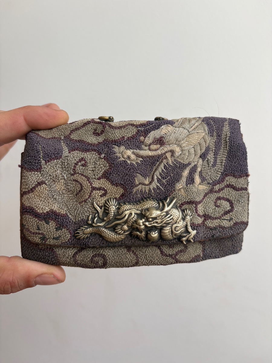 Tabako-ire – Tobacco Pouch Featuring A Ryū Dragon And Mount Fuji – Silk, Leather Silver - Japan-photo-2