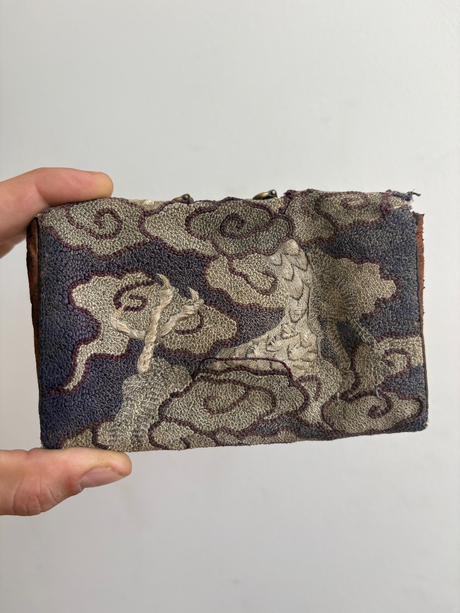Tabako-ire – Tobacco Pouch Featuring A Ryū Dragon And Mount Fuji – Silk, Leather Silver - Japan-photo-3