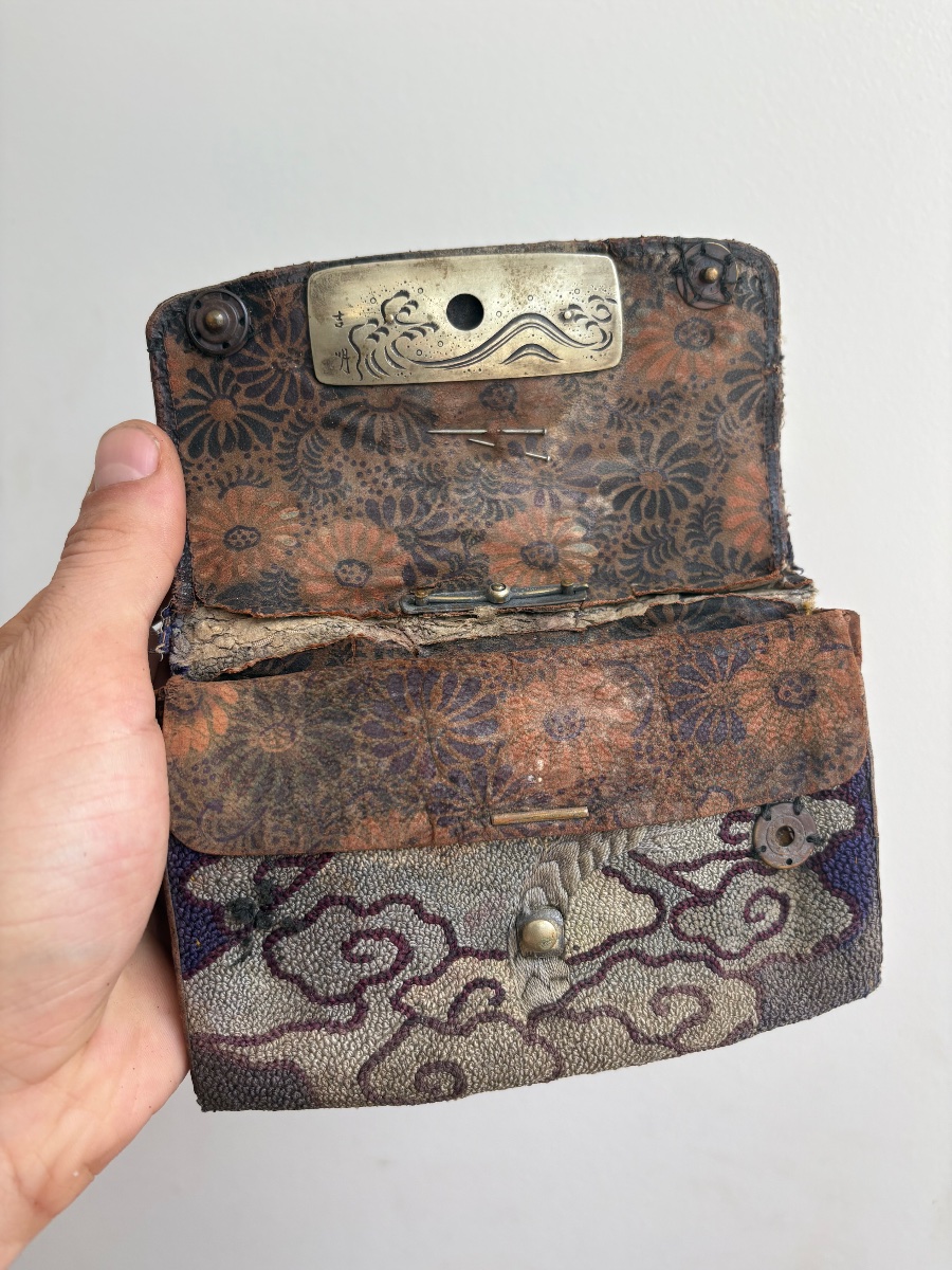 Tabako-ire – Tobacco Pouch Featuring A Ryū Dragon And Mount Fuji – Silk, Leather Silver - Japan-photo-4