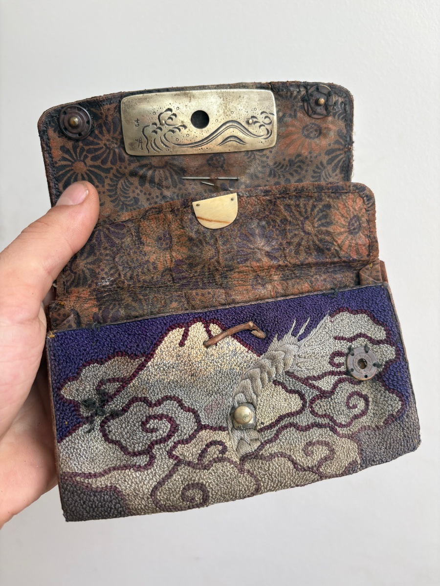 Tabako-ire – Tobacco Pouch Featuring A Ryū Dragon And Mount Fuji – Silk, Leather Silver - Japan-photo-1