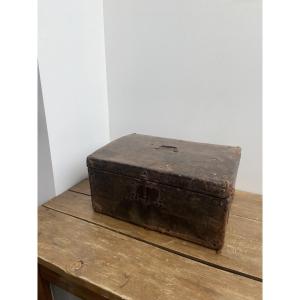 Coffret gainé de cuir, belle taille, France 18ème