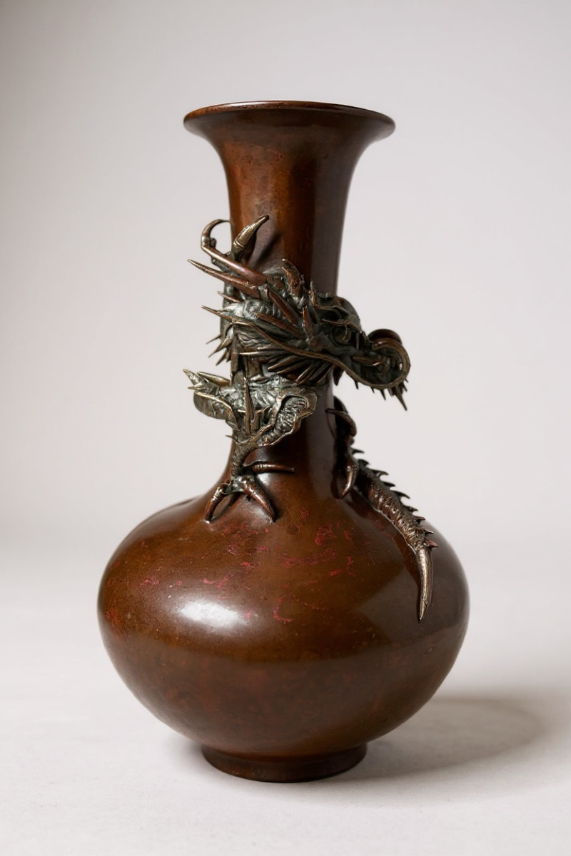 Japanese Bronze Vase With Dragon Decoration – Meiji Period (circa 1880-1900)