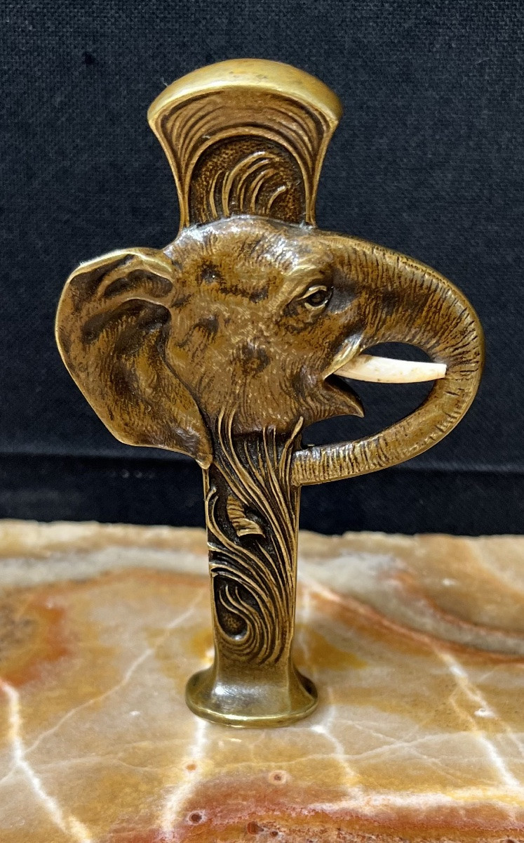 Patinated Bronze Seal Decorated With An Elephant-photo-2