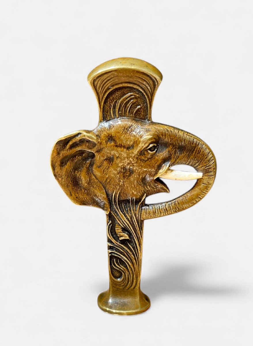 Patinated Bronze Seal Decorated With An Elephant