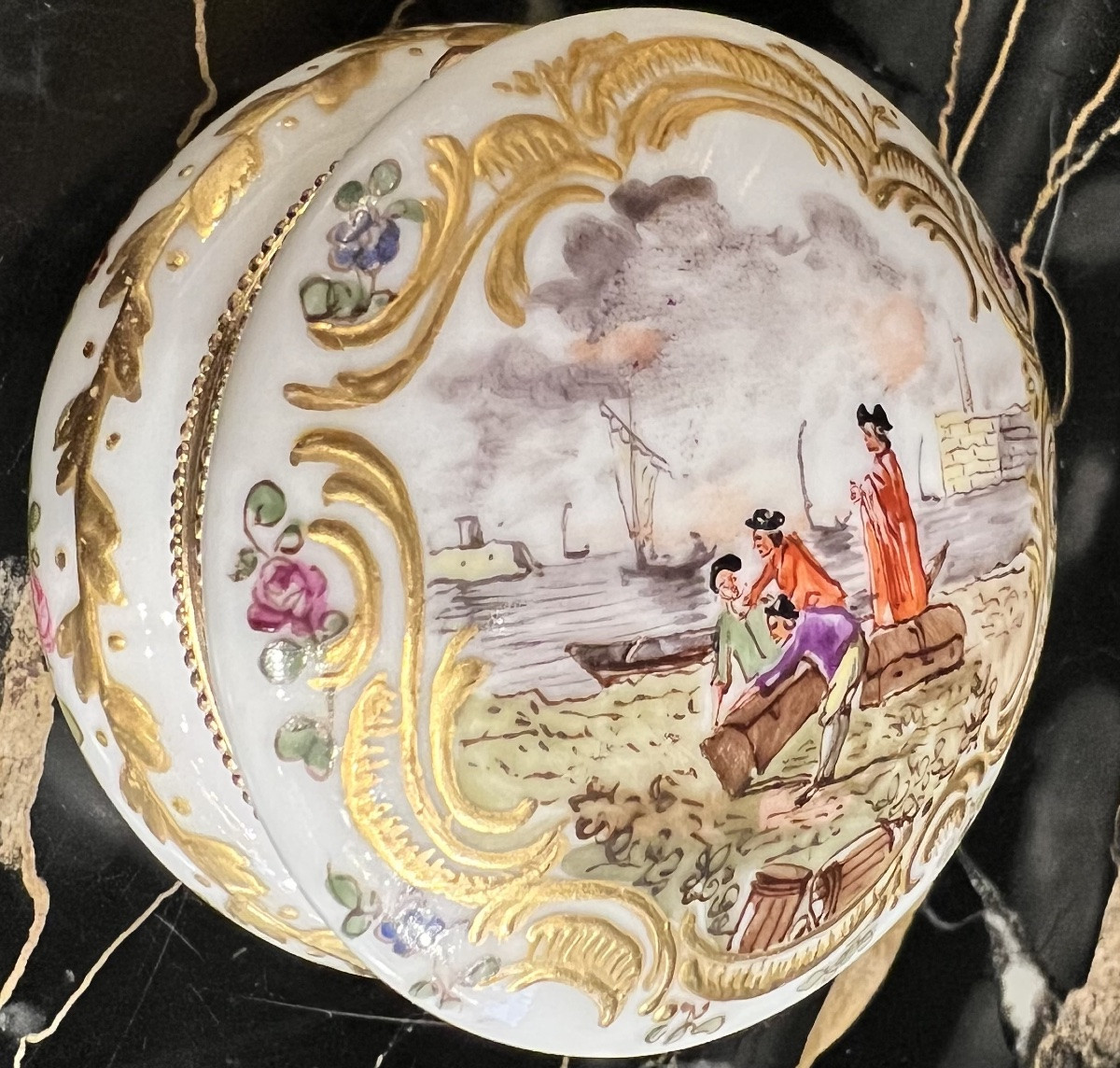 Boîte à pilules en porcelaine peinte – scène portuaire-photo-4