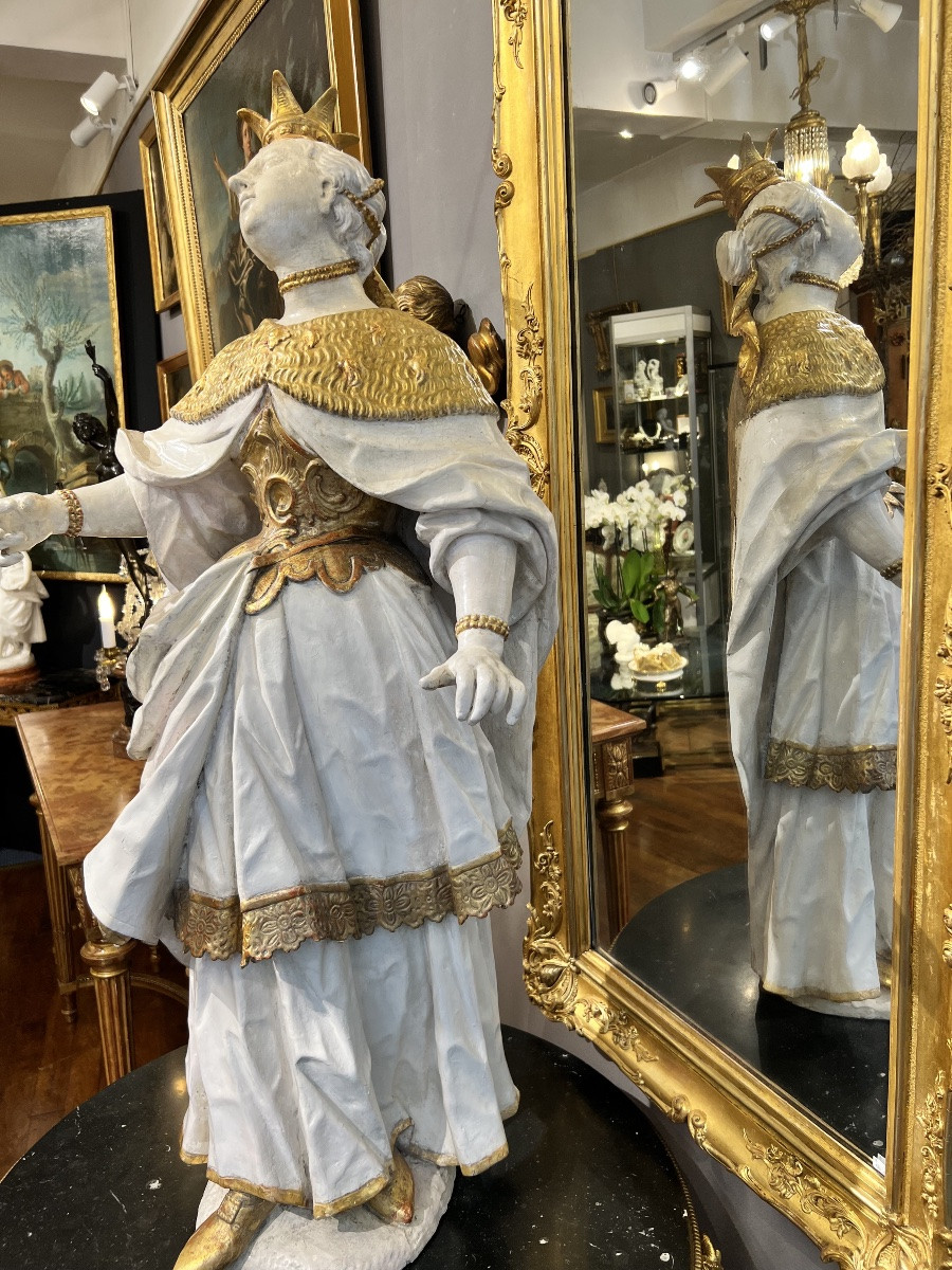 Grande statue de retable baroque alpine – Sainte martyre en bois sculpté doré et polychrome – T-photo-4