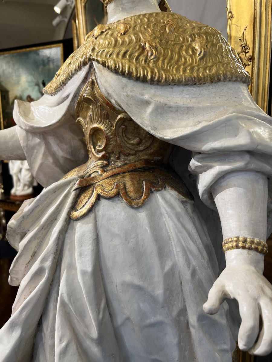 Grande statue de retable baroque alpine – Sainte martyre en bois sculpté doré et polychrome – T-photo-6