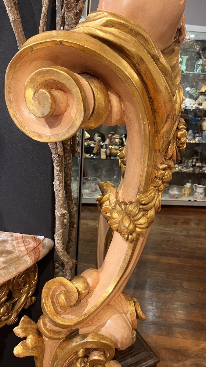 Grande paire de torchères aux putti en bois sculpté, doré et polychrome – Italie XVIIIe siècle -photo-3
