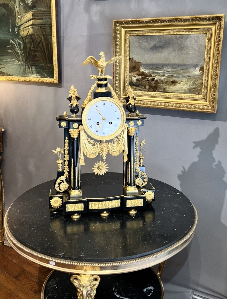 Louis XVI Period Portico Clock In Black Marble And Gilt Bronze - Le Roy à Paris-photo-2