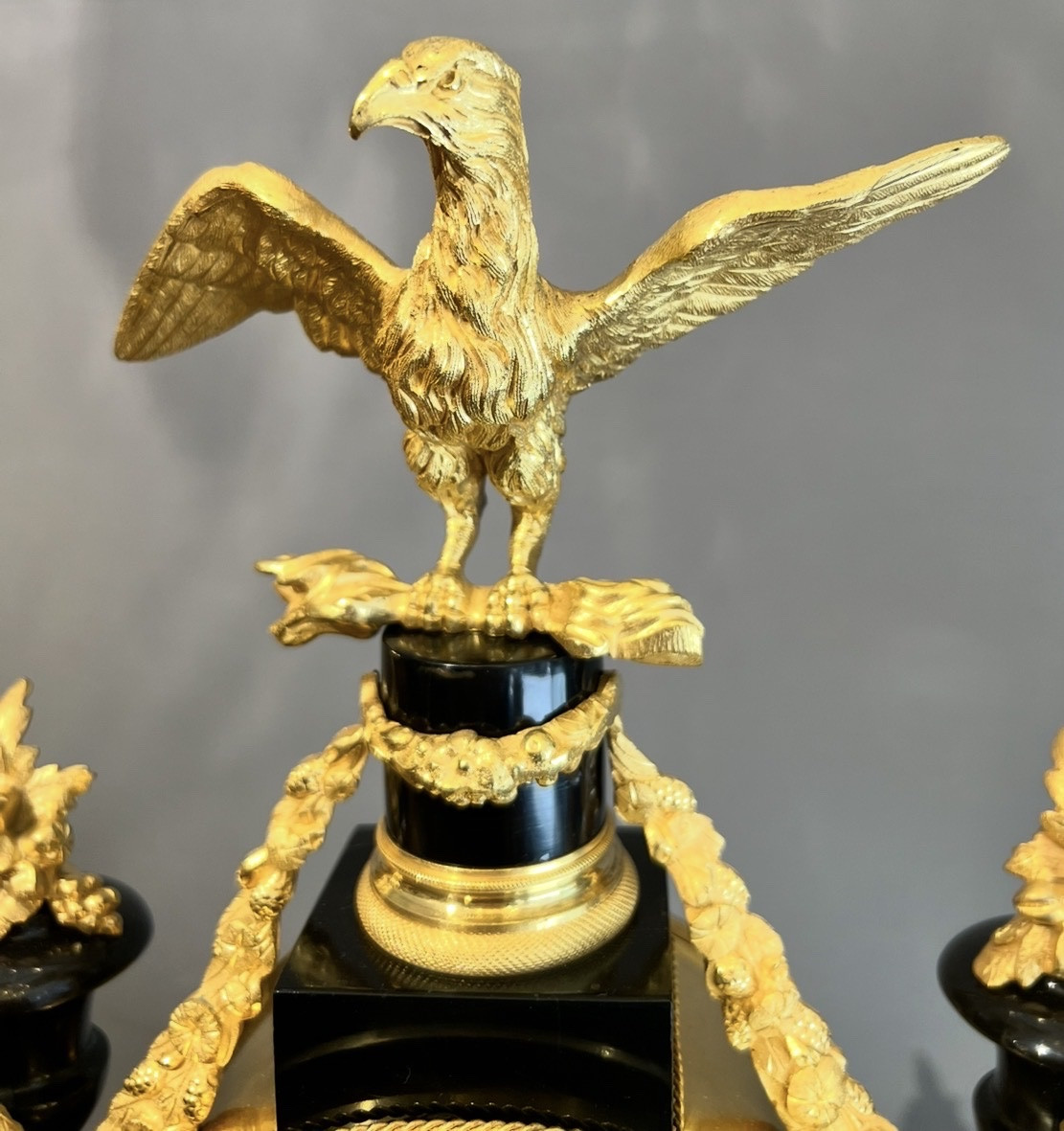 Louis XVI Period Portico Clock In Black Marble And Gilt Bronze - Le Roy à Paris-photo-4