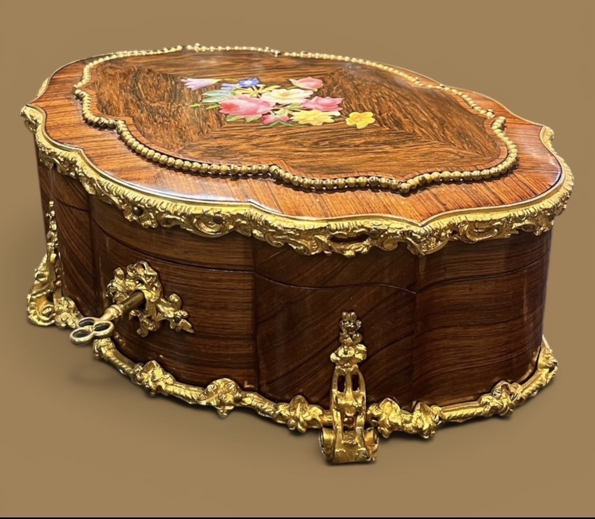 Coffret Napoléon III signé Tahan à Paris  Marqueterie de porcelaine – Palissandre et bronzes do-photo-1